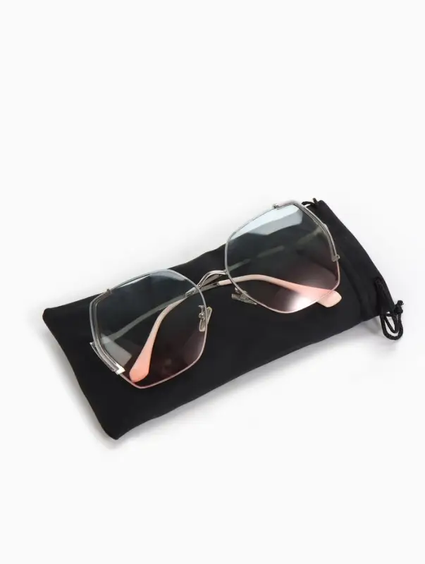 Чехол для очков на затяжке, плотность 230 г/м&sup2;, размер 9.2&times;0.5&times;17.5 см, чёрный