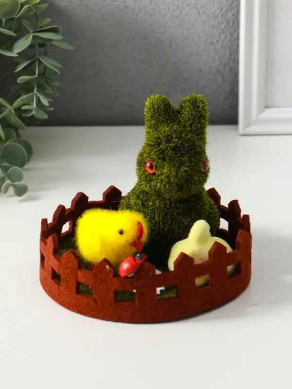 Сувенир пасхальный "Зайчик с цыплятами на лужайке с забором" 12,5х12,5х10,5 см