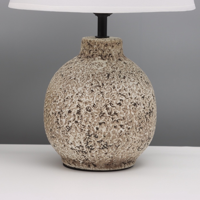 Лампа настольная Лампа настольная "Луиза" 1х40Вт Е27 бежевый 25х25х38,,5см