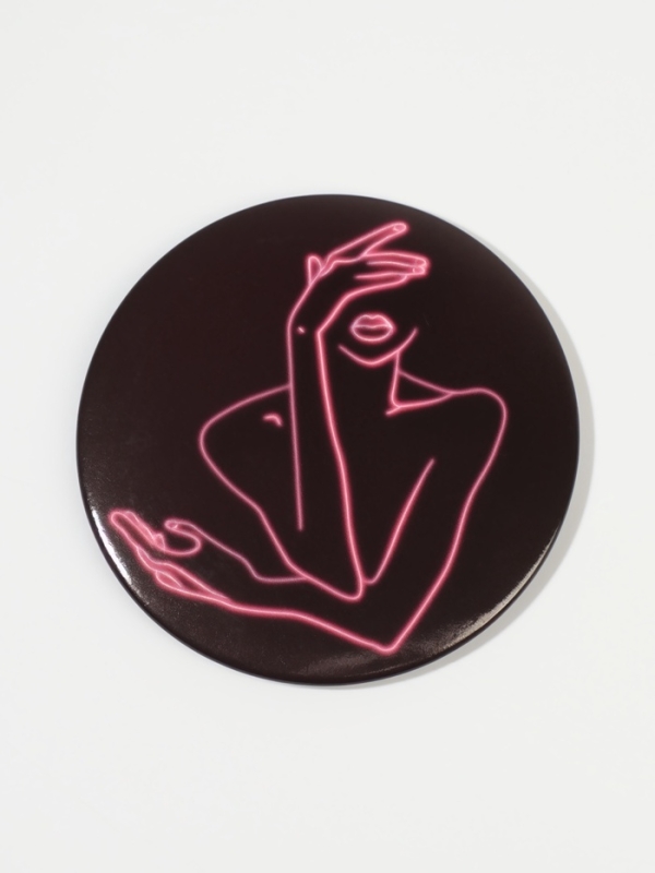 Зеркало (1) б/увел GRL PWR d7см металл/бумага силуэт PVC/короб QF Зеркало (1) б/увел GRL PWR d7см металл/бумага силуэт PVC/короб QF