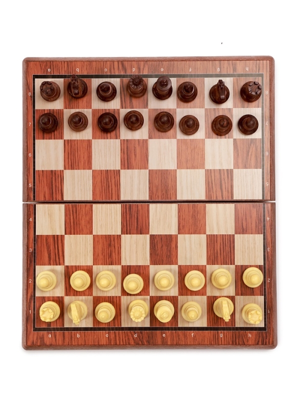 Шахматы 25 х 22 см, король h-4.5 см, пешка h-2.5 см Шахматы 25 х 22 см, король h-4.5 см, пешка h-2.5 см