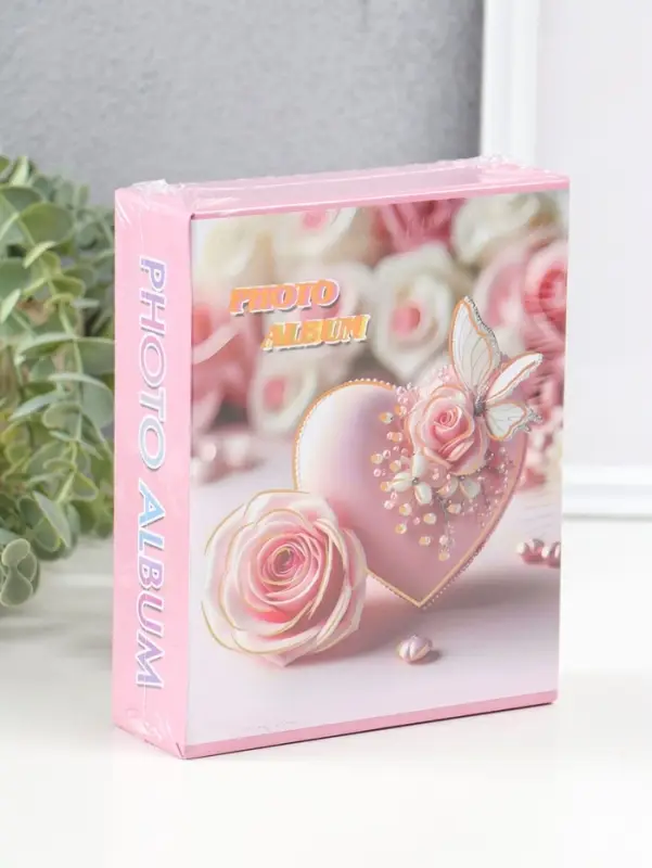 Фотоальбом на 40 фото 10х15 см "Сердце и розовая роза с бабочкой" в коробке 4,5х14х17 см