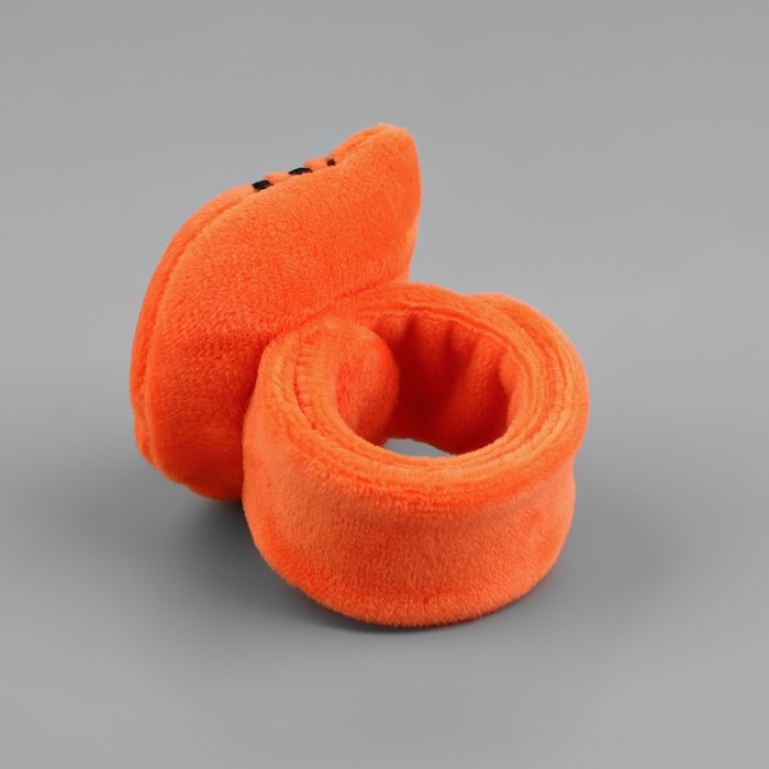 Игольница на браслете «Тигра», 23 × 6,5 см, цвет оранжевый Игольница на браслете «Тигра», 23 × 6,5 см, цвет оранжевый