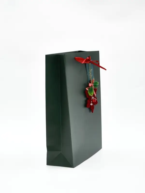 Пакет подарочный «С Новым годом», с ёлочной игрушкой, 31 × 40 × 11 см