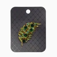 Брошь &laquo;Листочек&raquo;, зелёная в золоте