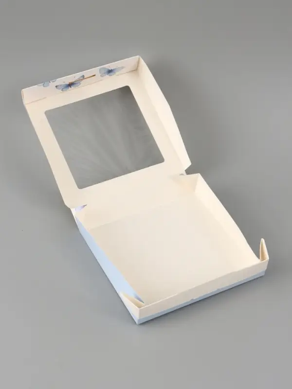 Коробка подарочная с окном &laquo;Мечты&raquo;, 20&times;20&times;4 см, самосборная