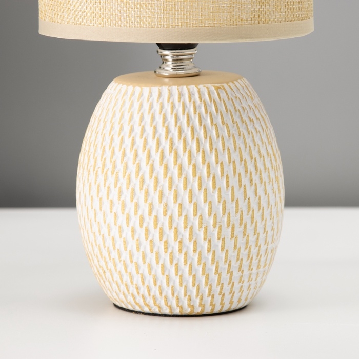 Настольная лампа с абажуром RISALUX «Наоми», Е14, 40 Вт, бежево-белый, 13×13×27 см Настольная лампа с абажуром RISALUX «Наоми», Е14, 40 Вт, бежево-белый, 13×13×27 см