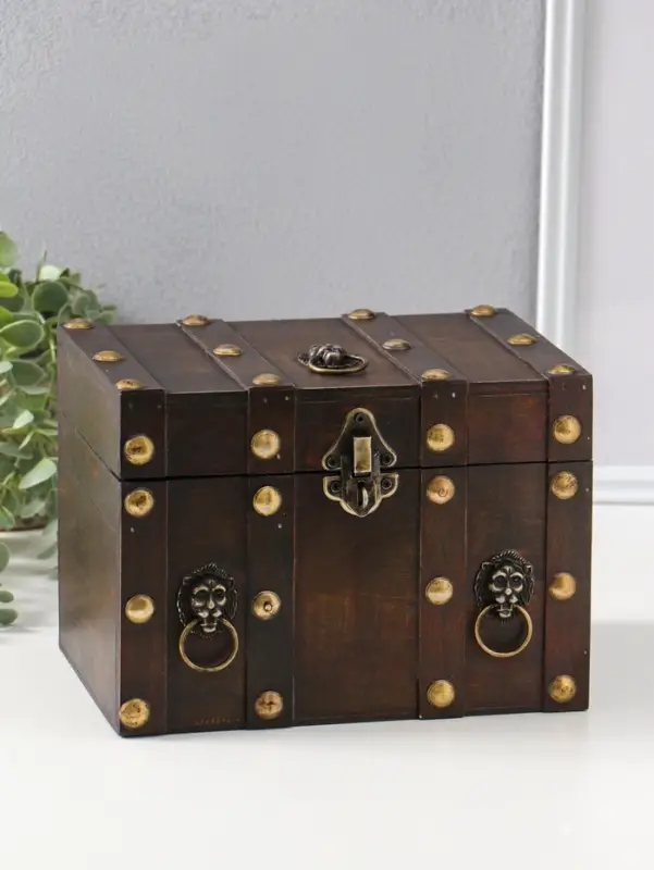 Шкатулка для украшений &laquo;Сундучок. Лев. С заклёпками&raquo;, дерево, коричневая, 21.8&times;15.5&times;15 см