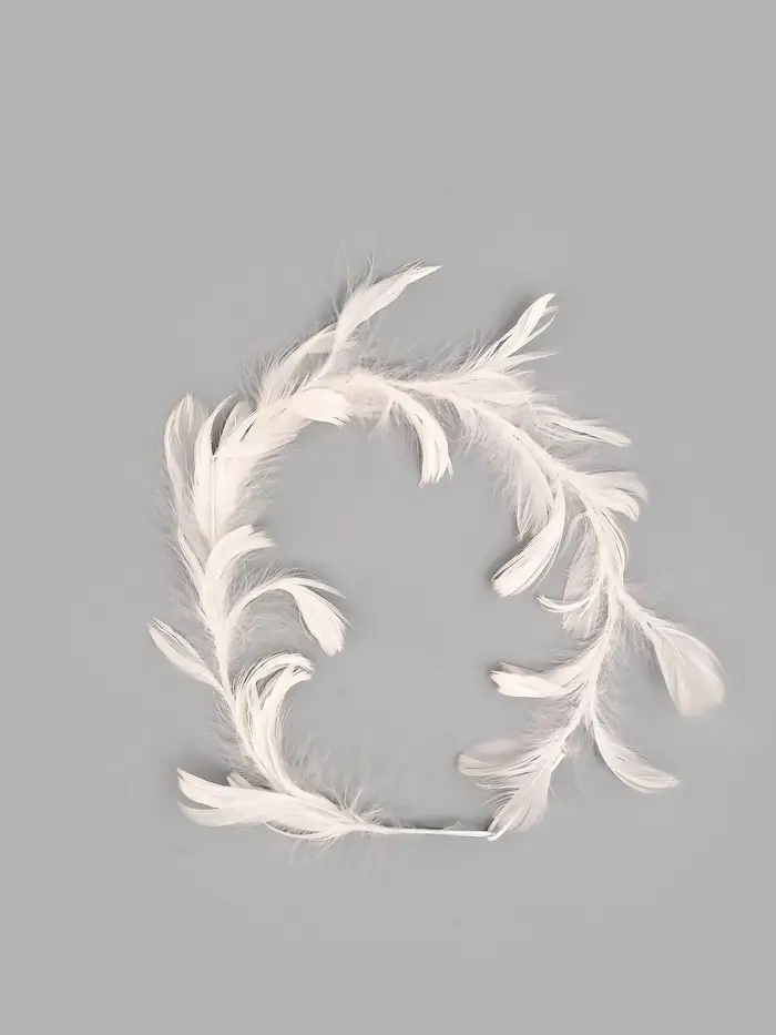 Венок на голову из перьев, белый Венок на голову из перьев, белый