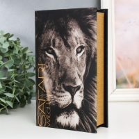 Сейф-книга дерево кожзам "Лев - дикая жизнь" 21х13х5 см