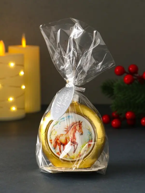 Свеча новогодняя "Шар. Конь" золотой 6,8х3,5х7,5 см