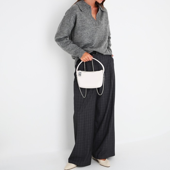 Сумка-багет на молнии, цепочка, цвет белый Сумка-багет на молнии, цепочка, цвет белый