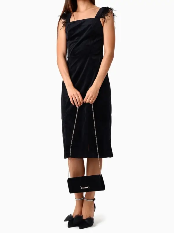 Сумка-клатч женская вечерняя на магните, на цепочке, с золотистой фурнитурой, однотонная, чёрная