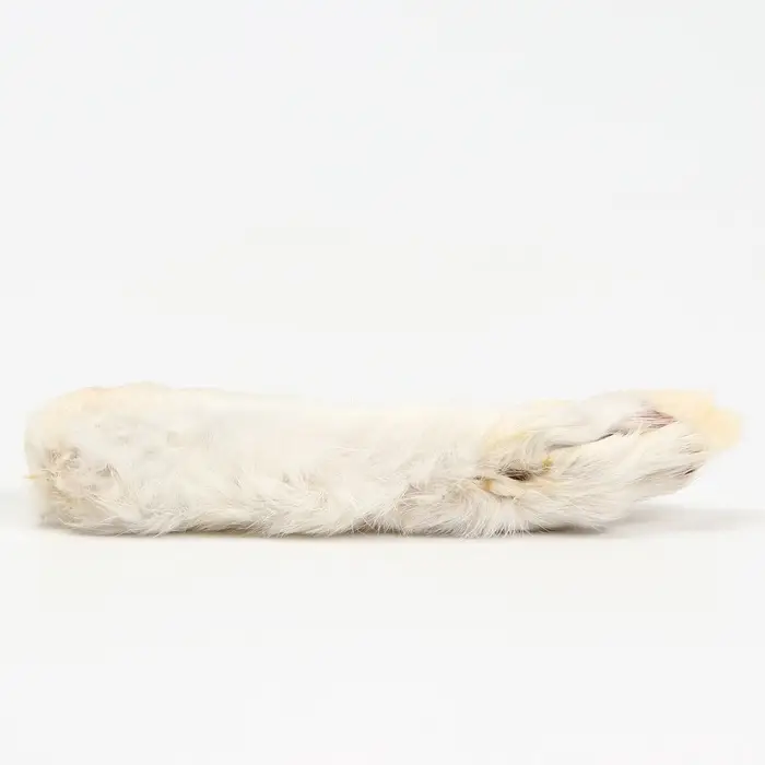 Игрушка-лакомство TitBit для кошек, кроличья лапка пушистая, 16 г