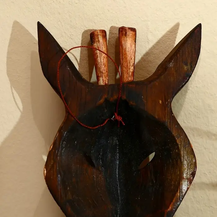 Маска Маска "Зебра" албезия 19х9х4 см