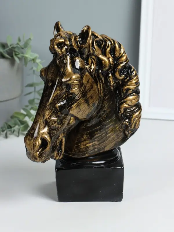 Копилка "Голова коня "  высота 25 см, античный