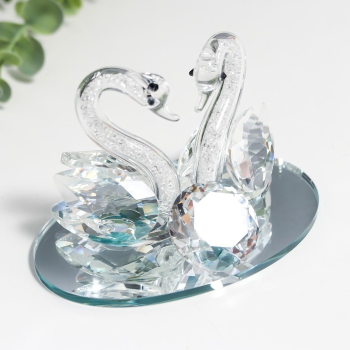 Сувенир стекло Сувенир стекло "Лебеди со стразой" бисер 11х7х7 см