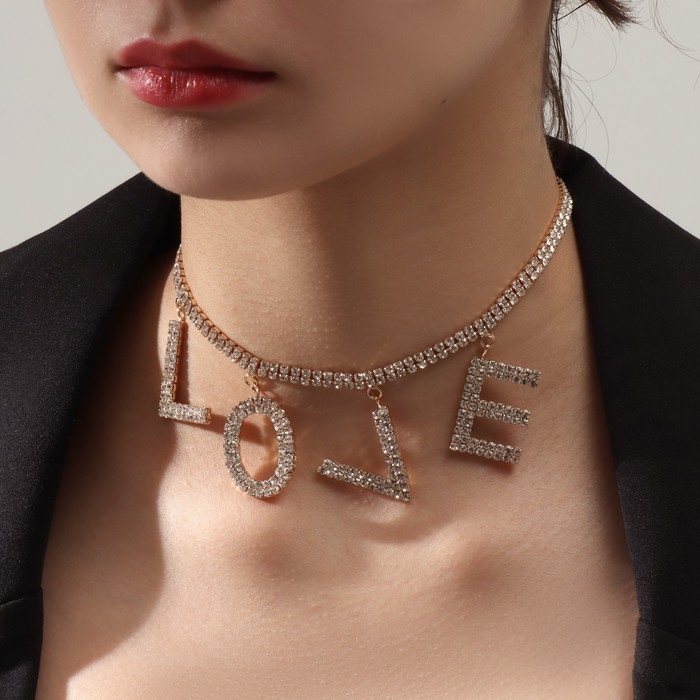 Колье LOVE, цвет белый в золоте, 30 см Колье LOVE, цвет белый в золоте, 30 см