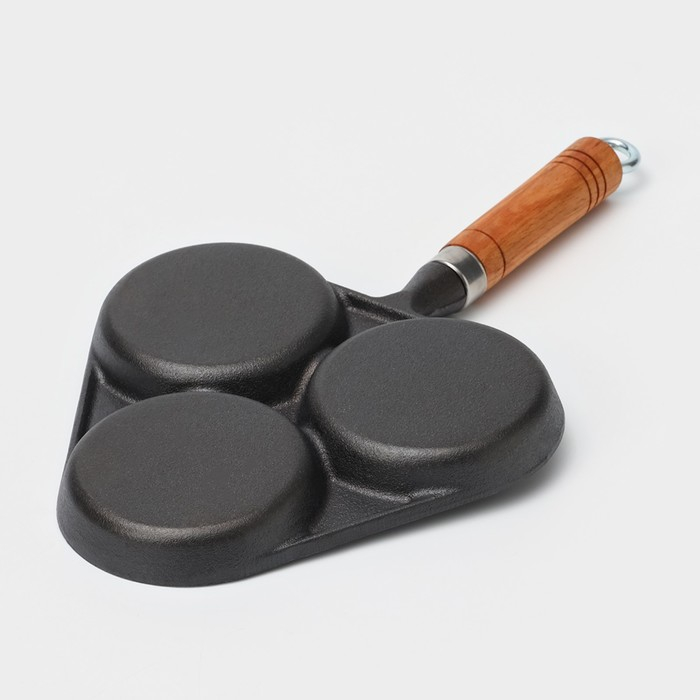 Сковорода-оладница чугунная, 37×19 см, деревянная ручка Сковорода-оладница чугунная, 37×19 см, деревянная ручка