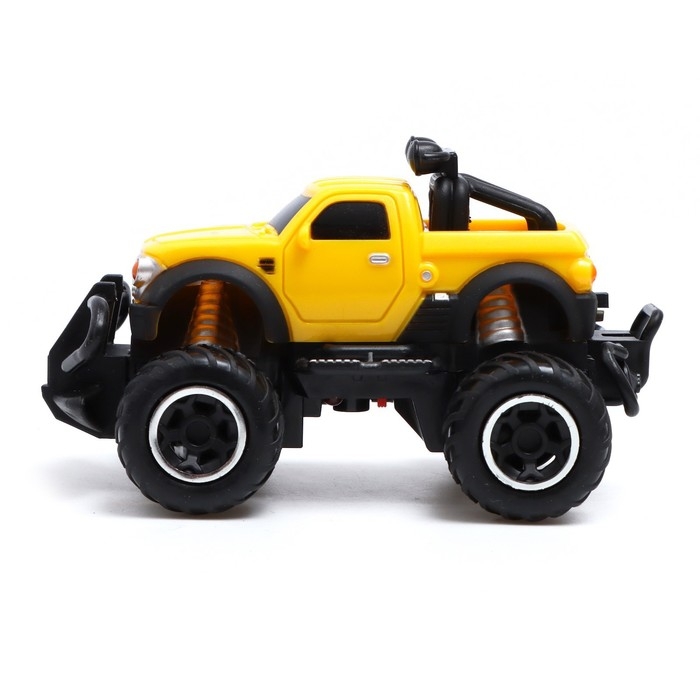 Джип радиоуправляемый «Пикап», работает от батареек, цвет жёлтый Джип радиоуправляемый «Пикап», работает от батареек, цвет жёлтый
