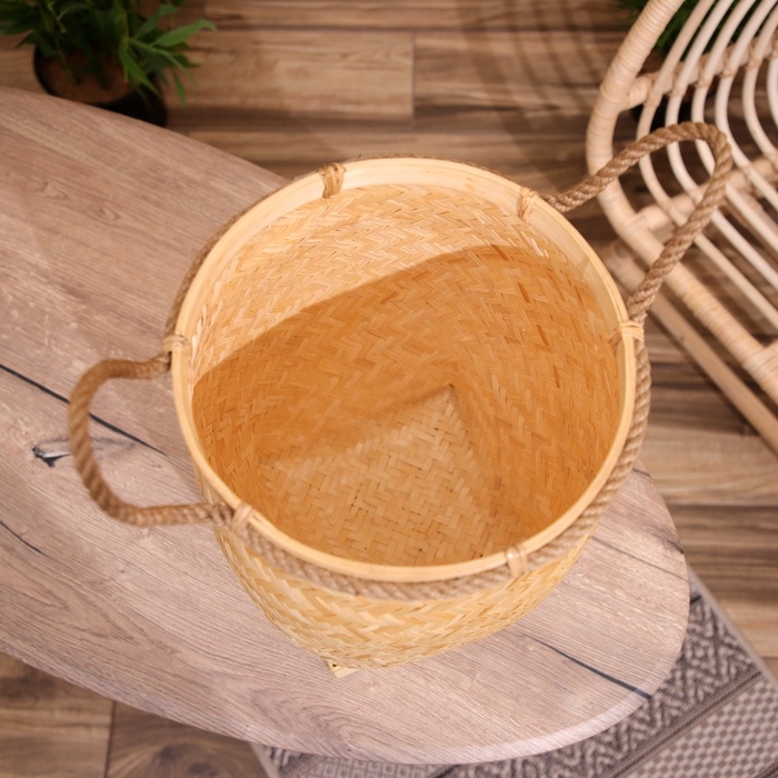 Корзина плетёная, из бамбука 30х30х40 см Корзина плетёная, из бамбука 30х30х40 см