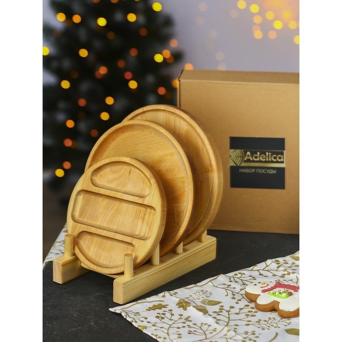 Подарочный набор деревянной посуды Adelica «Бари», доска разделочная d=25 см, блюдо для подачи d=24 см, менажница 3 секции d=20 см, подставка, берёза Подарочный набор деревянной посуды Adelica «Бари», доска разделочная d=25 см, блюдо для подачи d=24 см, менажница 3 секции d=20 см, подставка, берёза