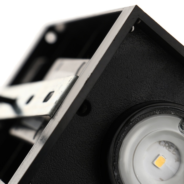 Светильник фасадный «Лампа», FSD-061, 8 Вт, 3000К, IP65, 220 В, пластик, черный Светильник фасадный «Лампа», FSD-061, 8 Вт, 3000К, IP65, 220 В, пластик, черный