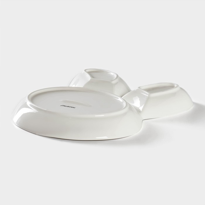 Блюдо фарфоровое для подачи Magistro «Ушастый зай» с двумя соусниками, 27×22,5 см, цвет белый