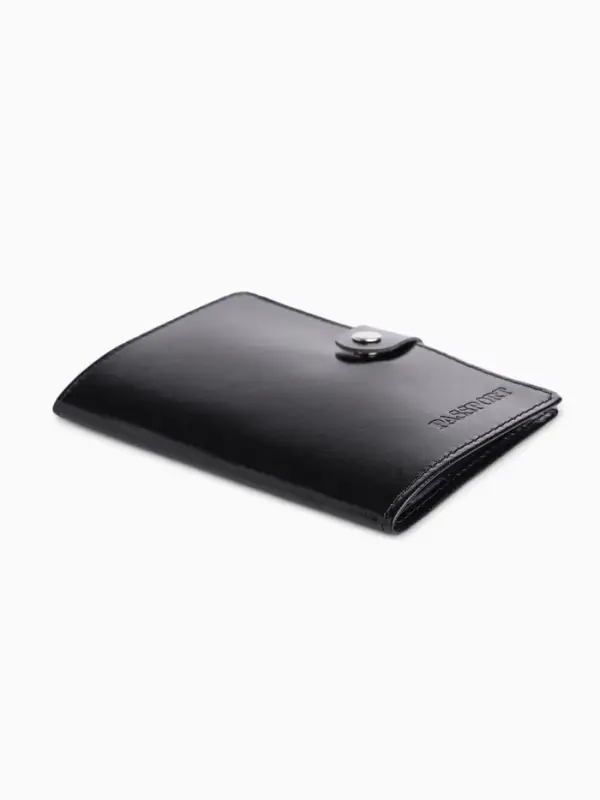 Обложка для паспорта на кнопке, натуральная кожа, чёрная