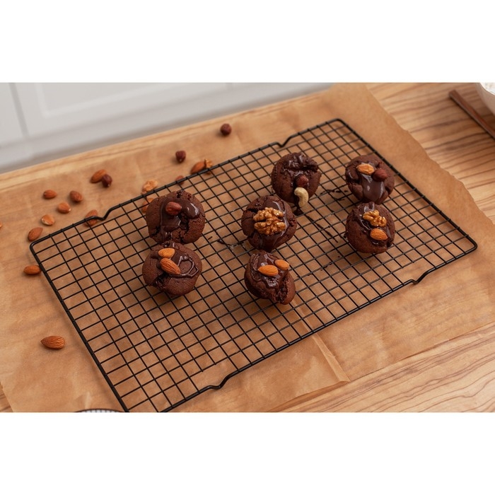 Решётка для глазирования и остывания кондитерских изделий KONFINETTA, 40×25×1,5 см, цвет чёрный Решётка для глазирования и остывания кондитерских изделий KONFINETTA, 40×25×1,5 см, цвет чёрный