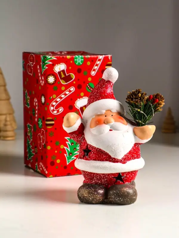 Сувенир керамика свет "Дед Мороз в красной шубке с еловой веточкой" 10х7,5х14,5 см