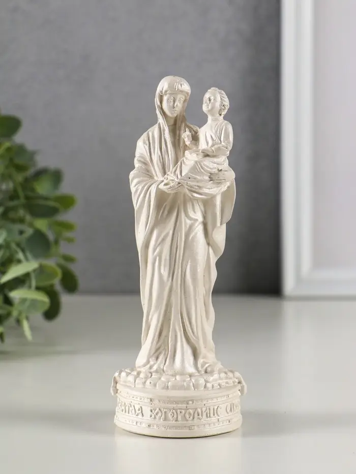 Фигура гипс "Дева Мария с младенцем", 14х5 см, перламутр Фигура гипс "Дева Мария с младенцем", 14х5 см, перламутр