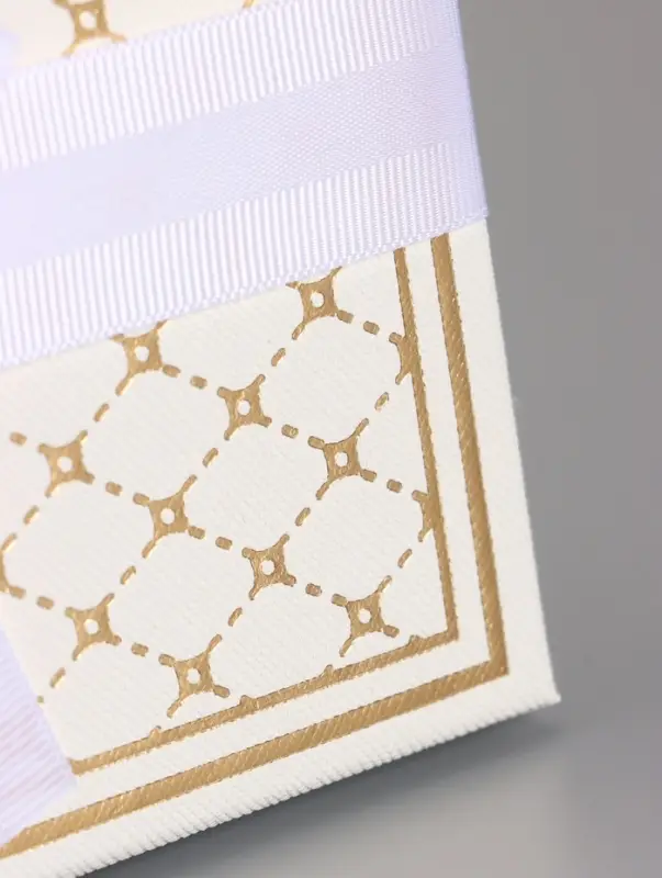 Набор подарочных коробок 3 в 1 прямоугольные с бантом, молочный с золотом, 23&times;16&times;9.5; 21&times;14&times;8; 19&times;12&times;6.5 см