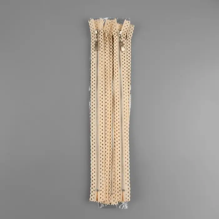 Молния металлическая, №3, неразъёмная, замок автомат, 30 см, бежевая