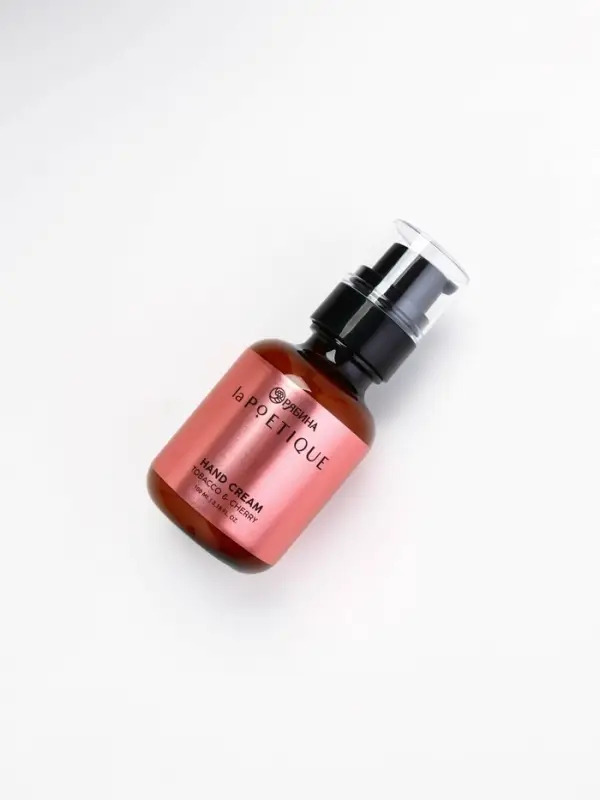 POETIQUE Крем для рук 100 мл, Вишня и табак POETIQUE Крем для рук 100 мл, Вишня и табак