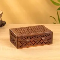 Шкатулка резная "Холи" 18х13х6 см, дерево шишам Шкатулка резная "Холи" 18х13х6 см, дерево шишам