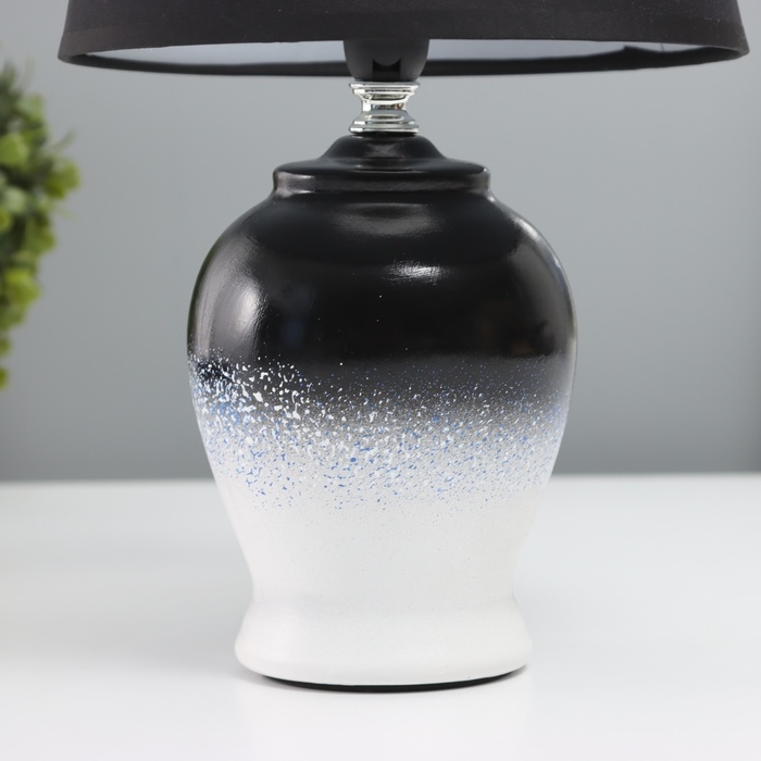 Лампа настольная Лампа настольная "Даксия" 1х40Вт Е14 черный/белый 19,5х19,5х35см