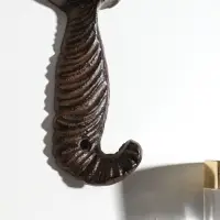 Крючок настенный &laquo;Белка&raquo;, ключница декоративная, чугун, 7&times;22&times;2.5 см