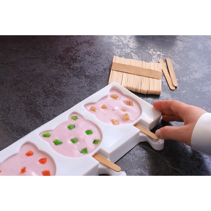 Форма для мороженого «Коты», силикон, 38×14,5×2,5 см, 4 ячейки, цвет белый Форма для мороженого «Коты», силикон, 38×14,5×2,5 см, 4 ячейки, цвет белый