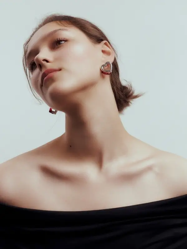 Серьге &laquo;Сердце&raquo; двойное, красная в серебре
