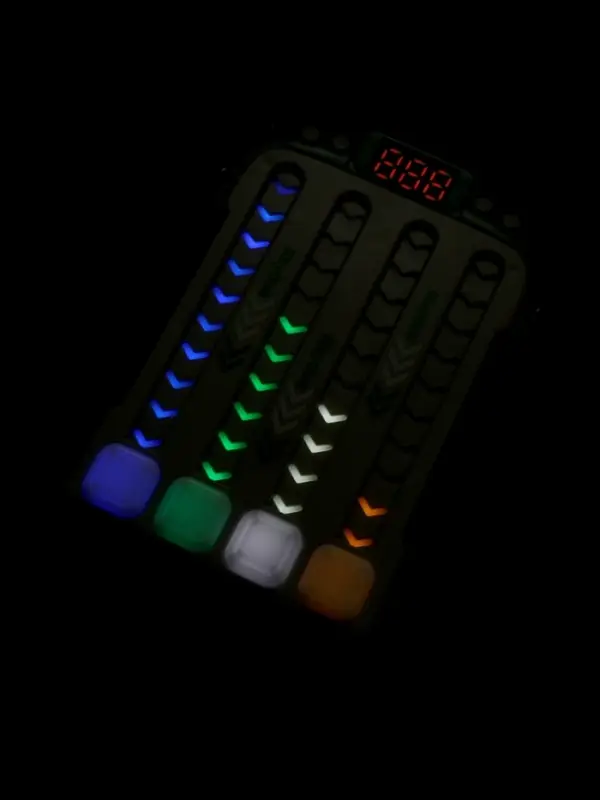 Игра на реакцию Игра на реакцию "Жми в такт!"