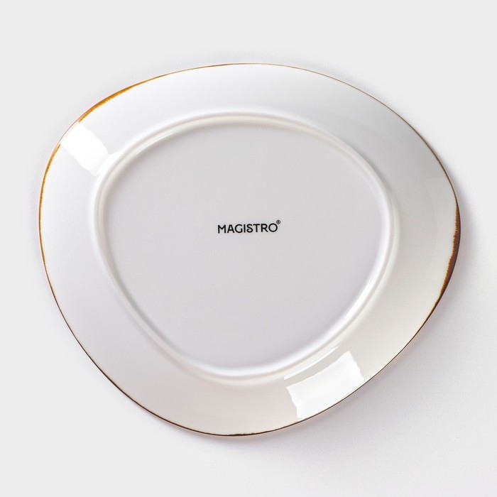 Блюдо фарфоровое для подачи Magistro «Церера», 21×18,7 см, цвет белый Блюдо фарфоровое для подачи Magistro «Церера», 21×18,7 см, цвет белый