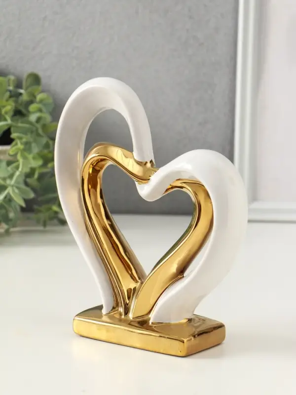 Сувенир керамика "Сплетённые сердца" белый с золотом 5,5х17,5х19,5 см