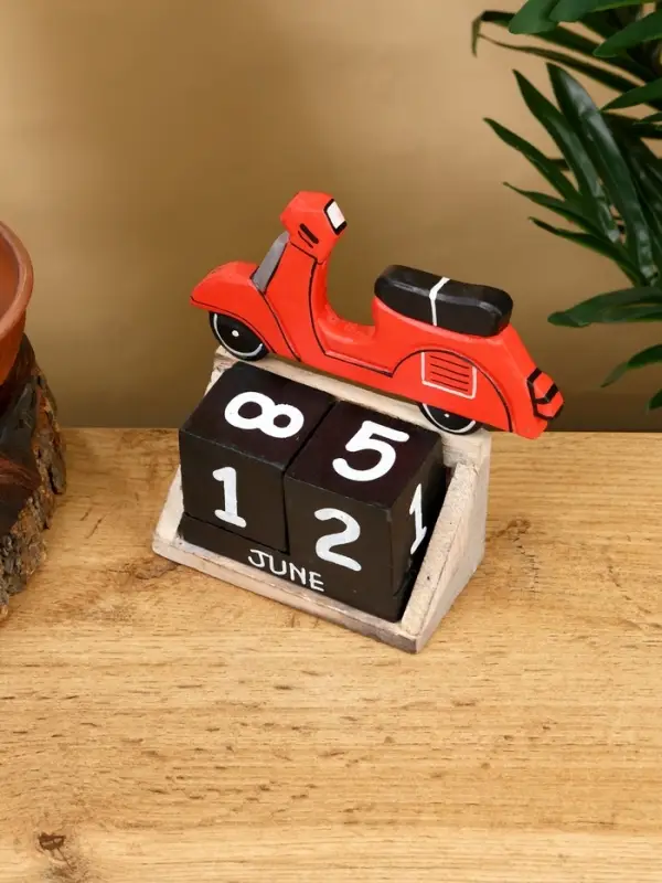 Календарь настольный &laquo;Мопед&raquo;, 14&times;5.5&times;14 см, дерево, красный