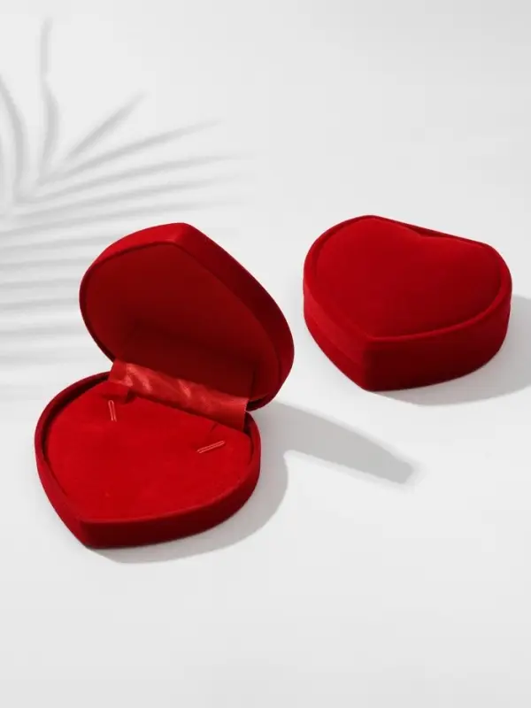 Футляр под набор украшений &laquo;Сердце&raquo;, бархатный, 9&times;8.5 см, красный