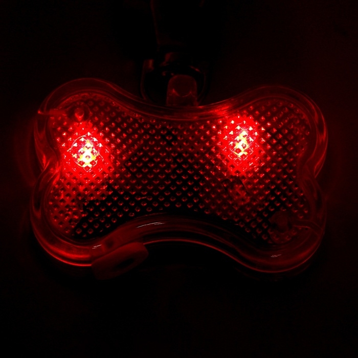 Маячок-адресник Косточка с наклейкой под записку 3 режима свечения красный Маячок-адресник Косточка с наклейкой под записку 3 режима свечения красный