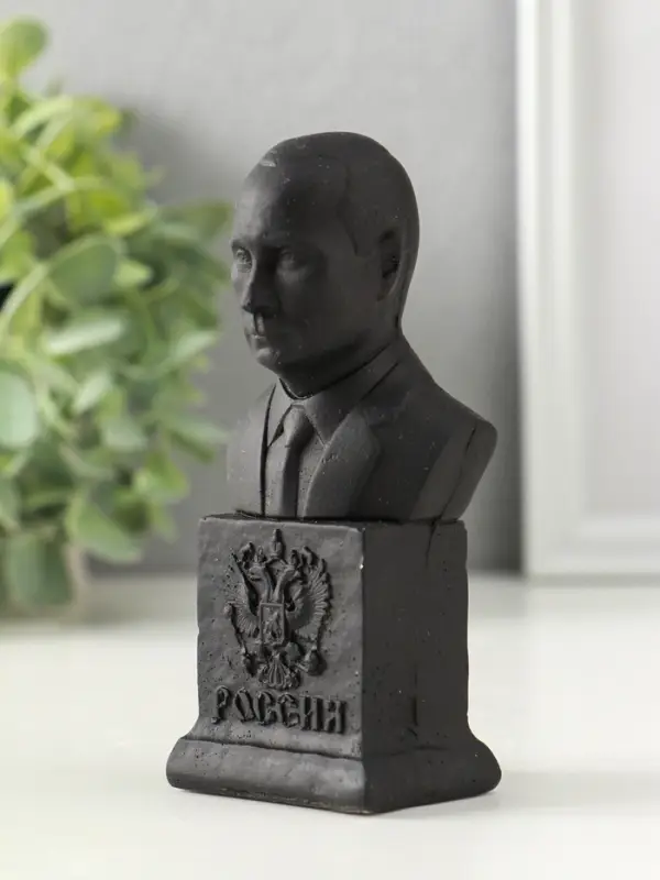 Бюст &laquo;Путин В.В.&raquo;, гипс, 12&times;6 см, графит