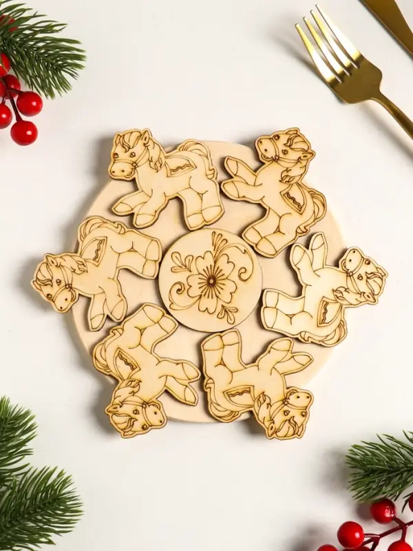 Подставка под горячее Лошадь маленькая, 20см, можжевельник Подставка под горячее Лошадь маленькая, 20см, можжевельник