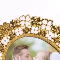 Фоторамка пластик &laquo;Цветочный овал&raquo; 15&times;20 см, белый с золотом