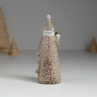 Фигурка полистоун &laquo;Дед Мороз с золотой ёлкой, с колокольчиком&raquo;, 4&times;4.5&times;10.8 см